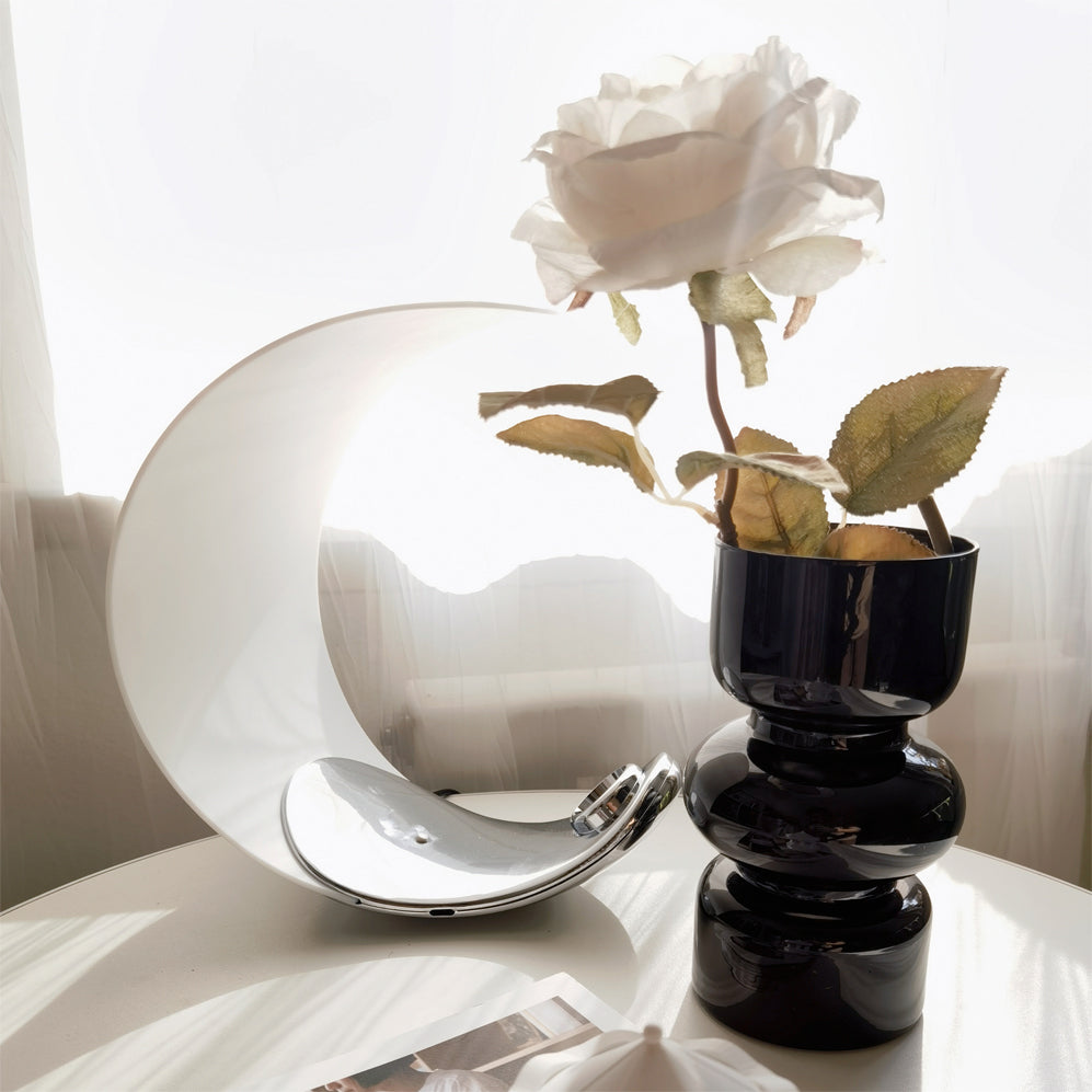 GraceGlow - Table Lamp with Elegant Swirls and Soft Glow
