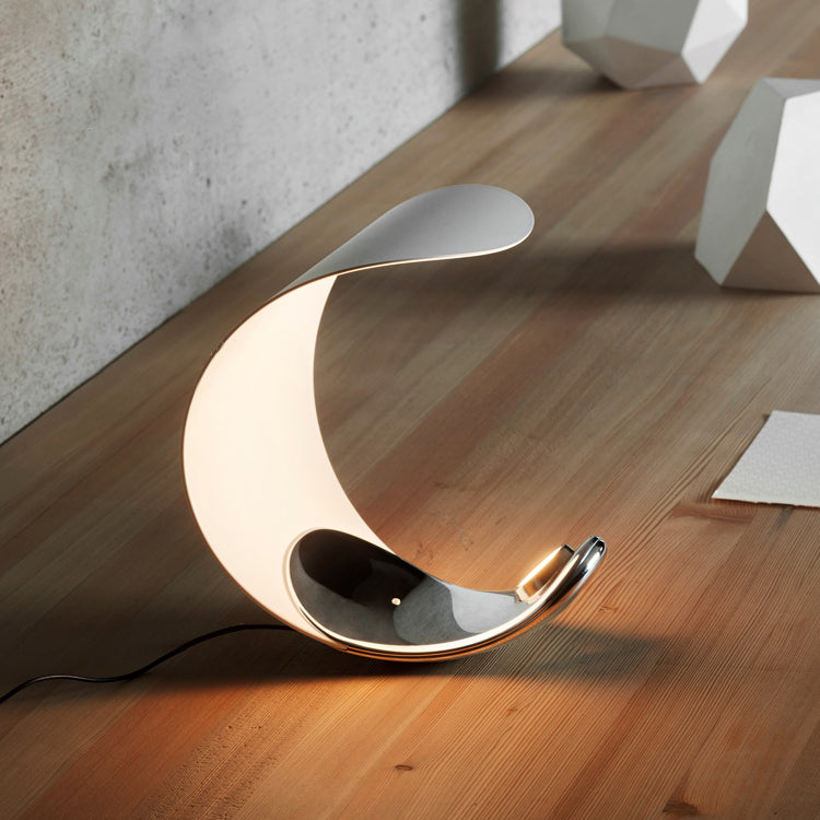 GraceGlow - Table Lamp with Elegant Swirls and Soft Glow