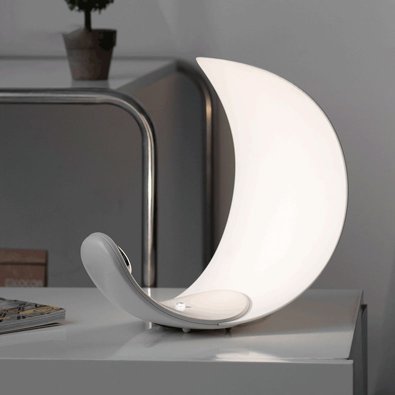 GraceGlow - Table Lamp with Elegant Swirls and Soft Glow