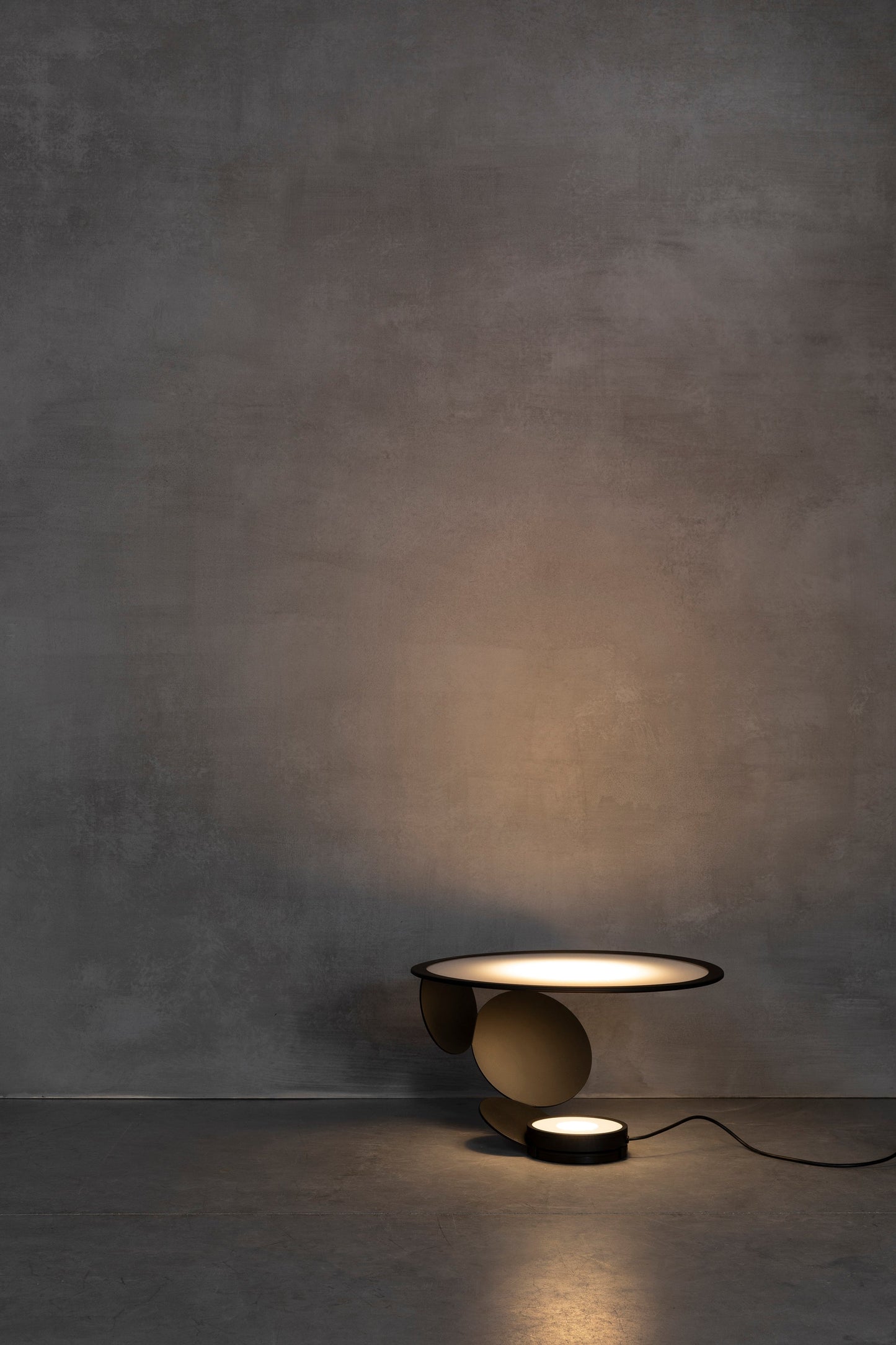 CarveGlow - Elegant Lamp with Subtle Carved Details and Soft Light