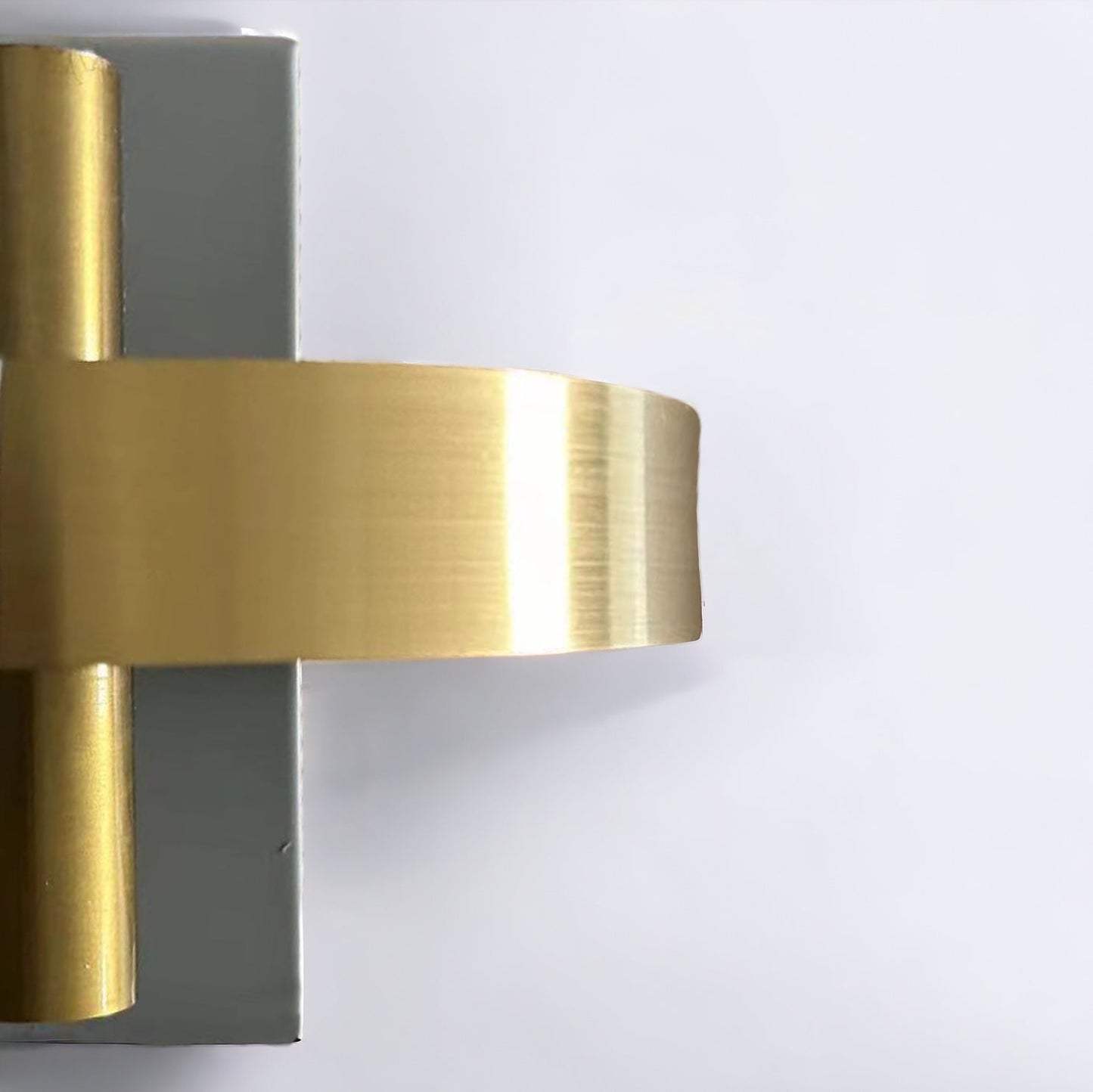 GoldenGleam – Elegante Applique da Parete in Oro con Luce Calda