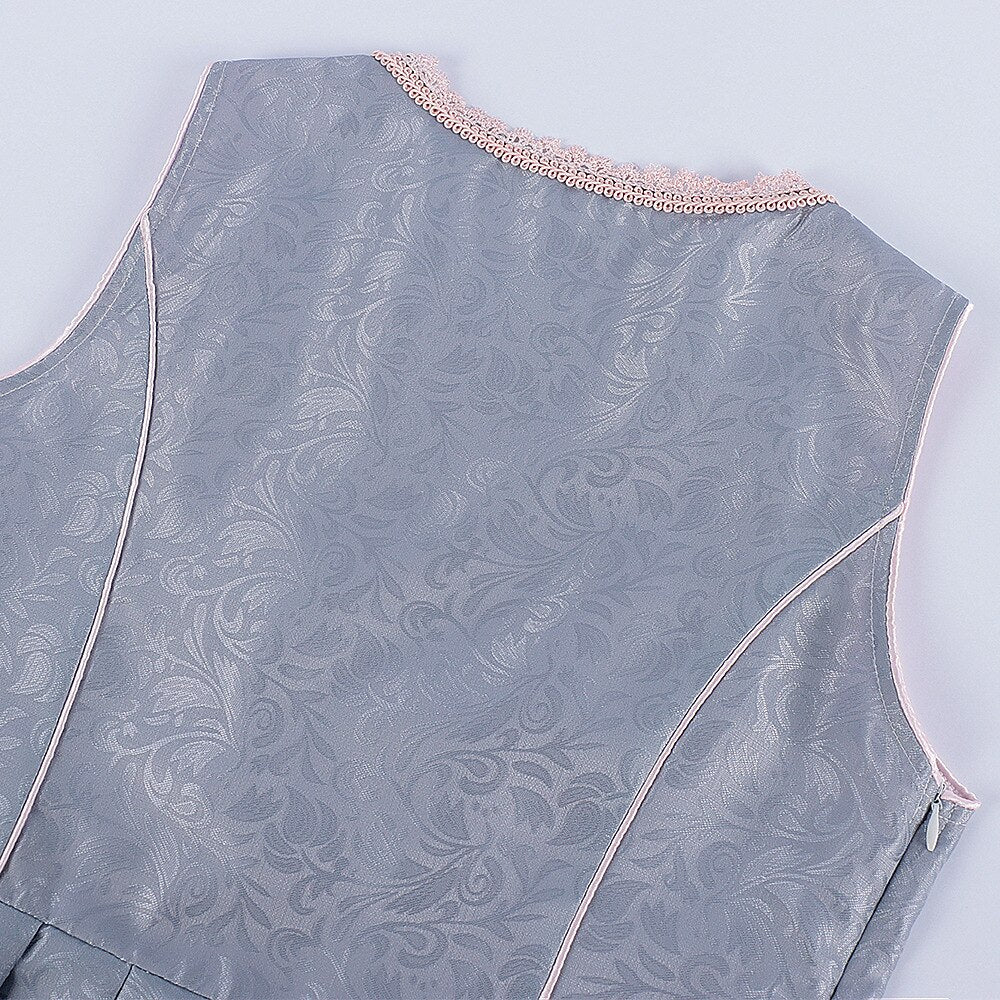 Dirndl dress in grey – Oktoberfest | With pink lace apron for an elegant traditional style 6