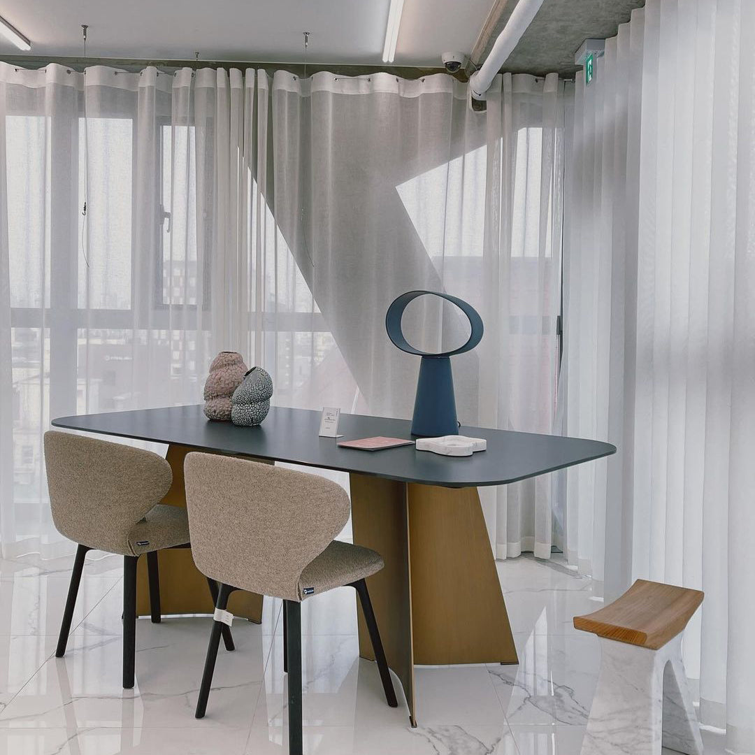 EclipseGlow - Table Lamp with Sleek Design and Atmospheric Lighting