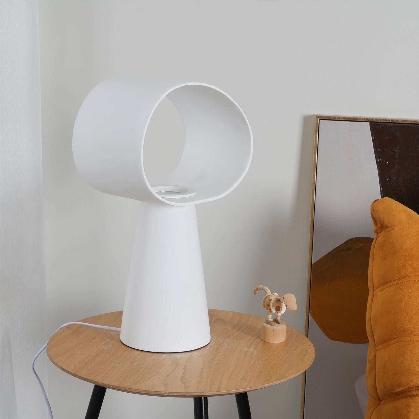 EclipseGlow - Table Lamp with Sleek Design and Atmospheric Lighting
