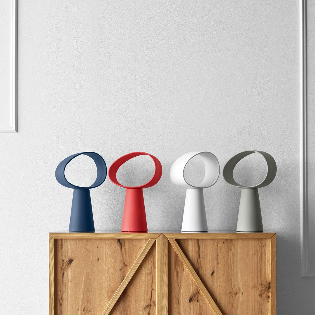 EclipseGlow - Table Lamp with Sleek Design and Atmospheric Lighting