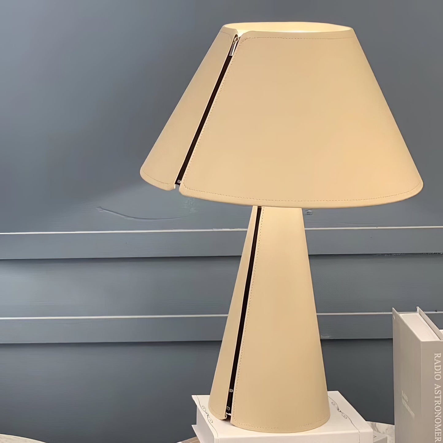LumenLeaf - Stylish Desk Lamp