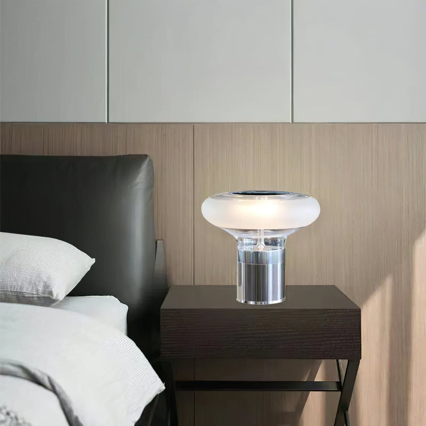 LuxeFive - Modern Table Lamp