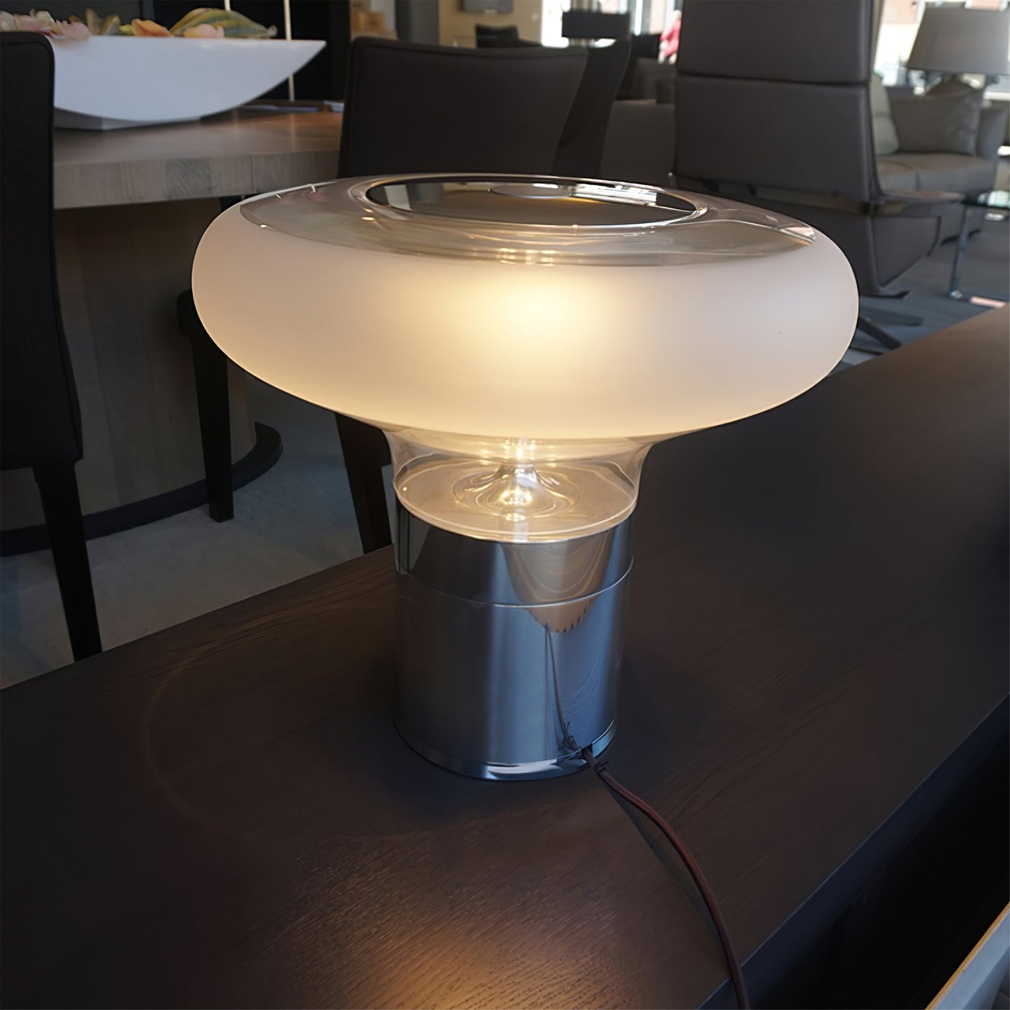 LuxeFive - Modern Table Lamp