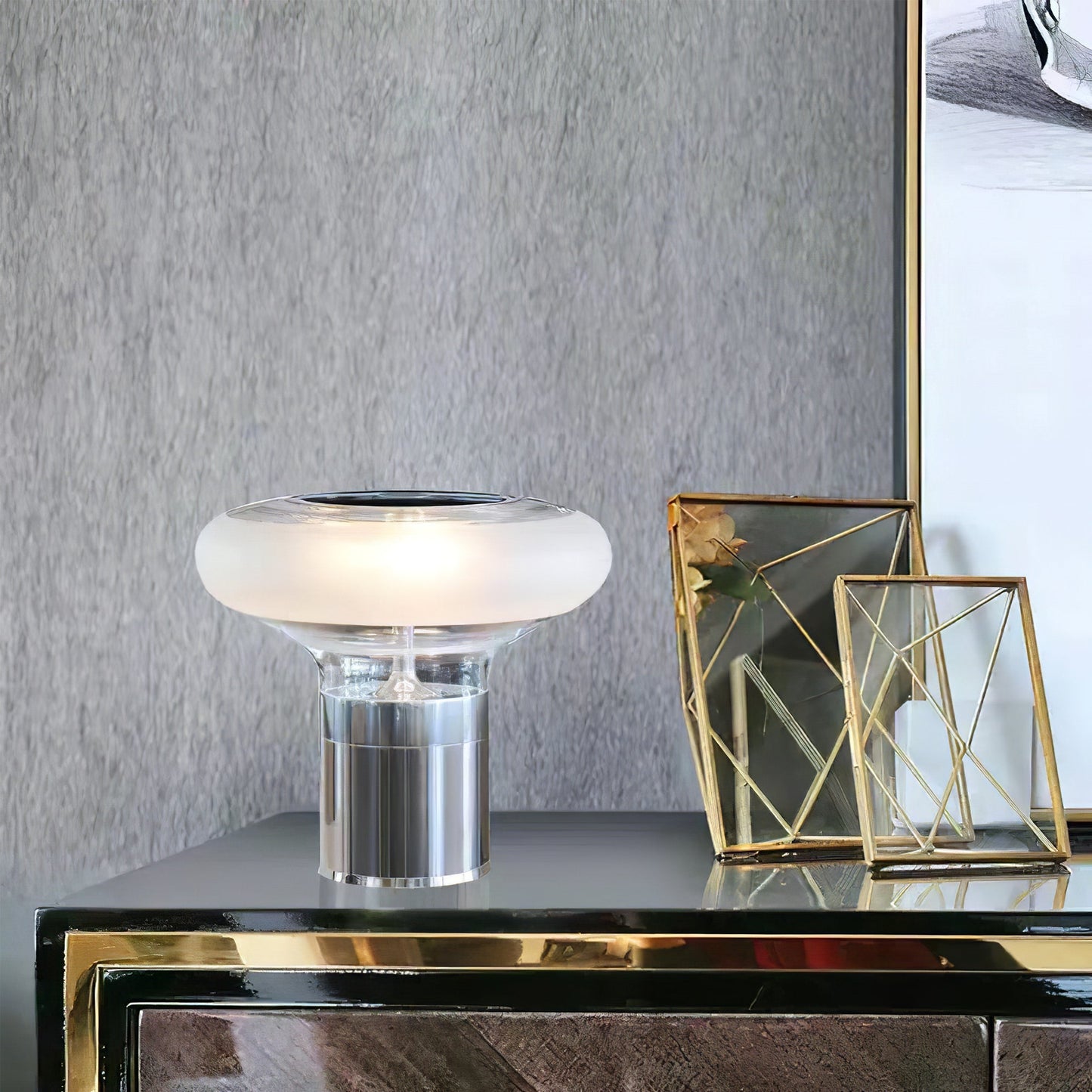 LuxeFive - Modern Table Lamp