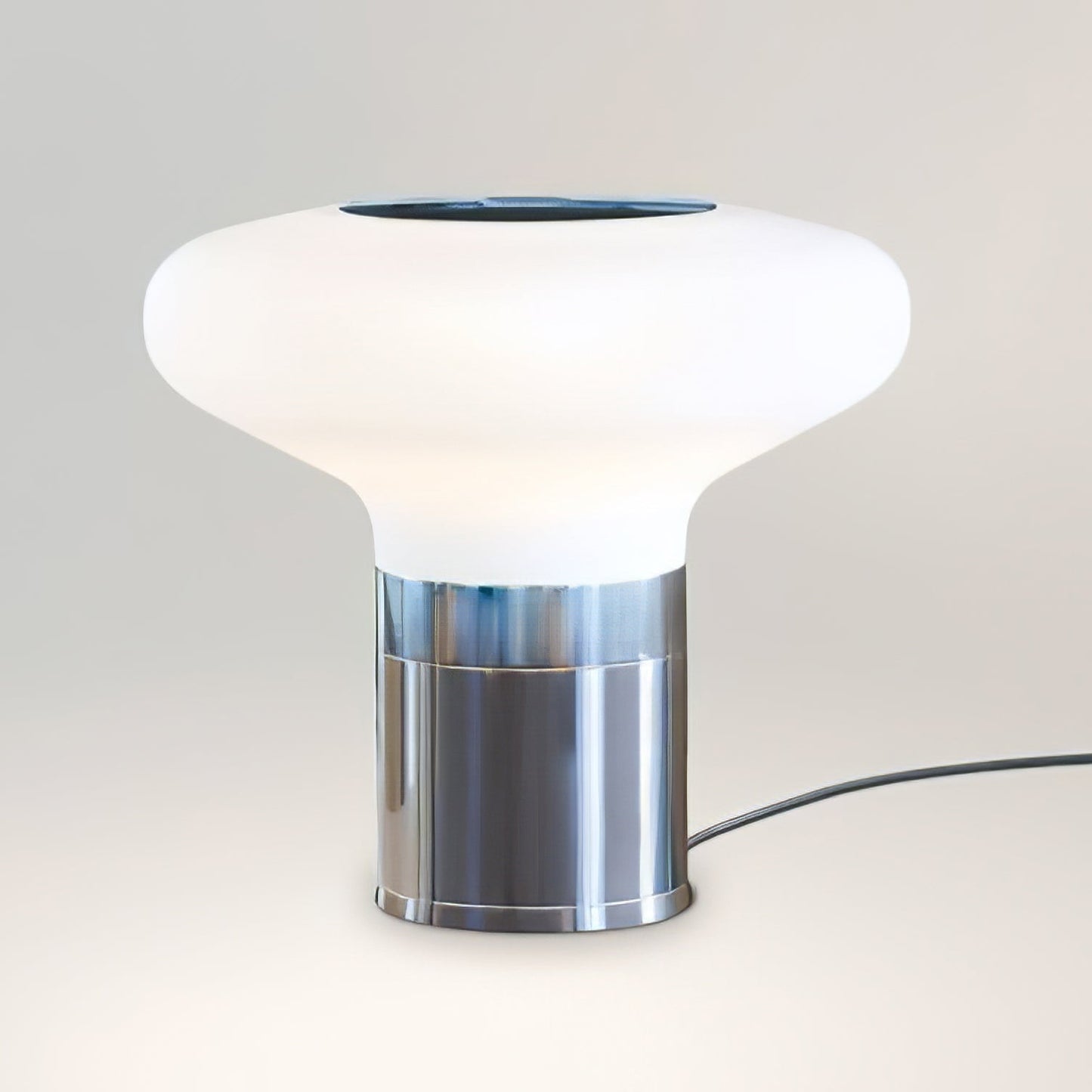 LuxeFive - Modern Table Lamp
