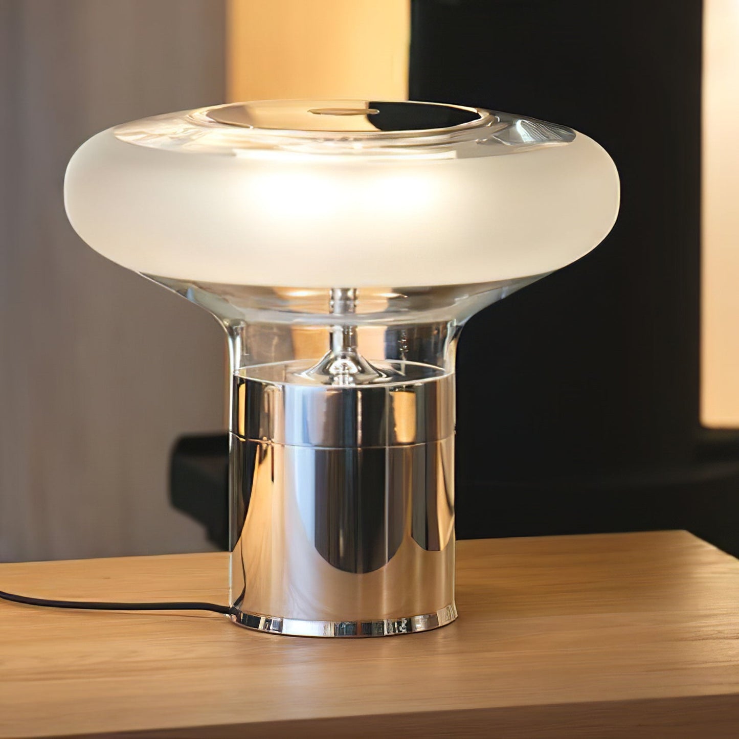 LuxeFive - Modern Table Lamp