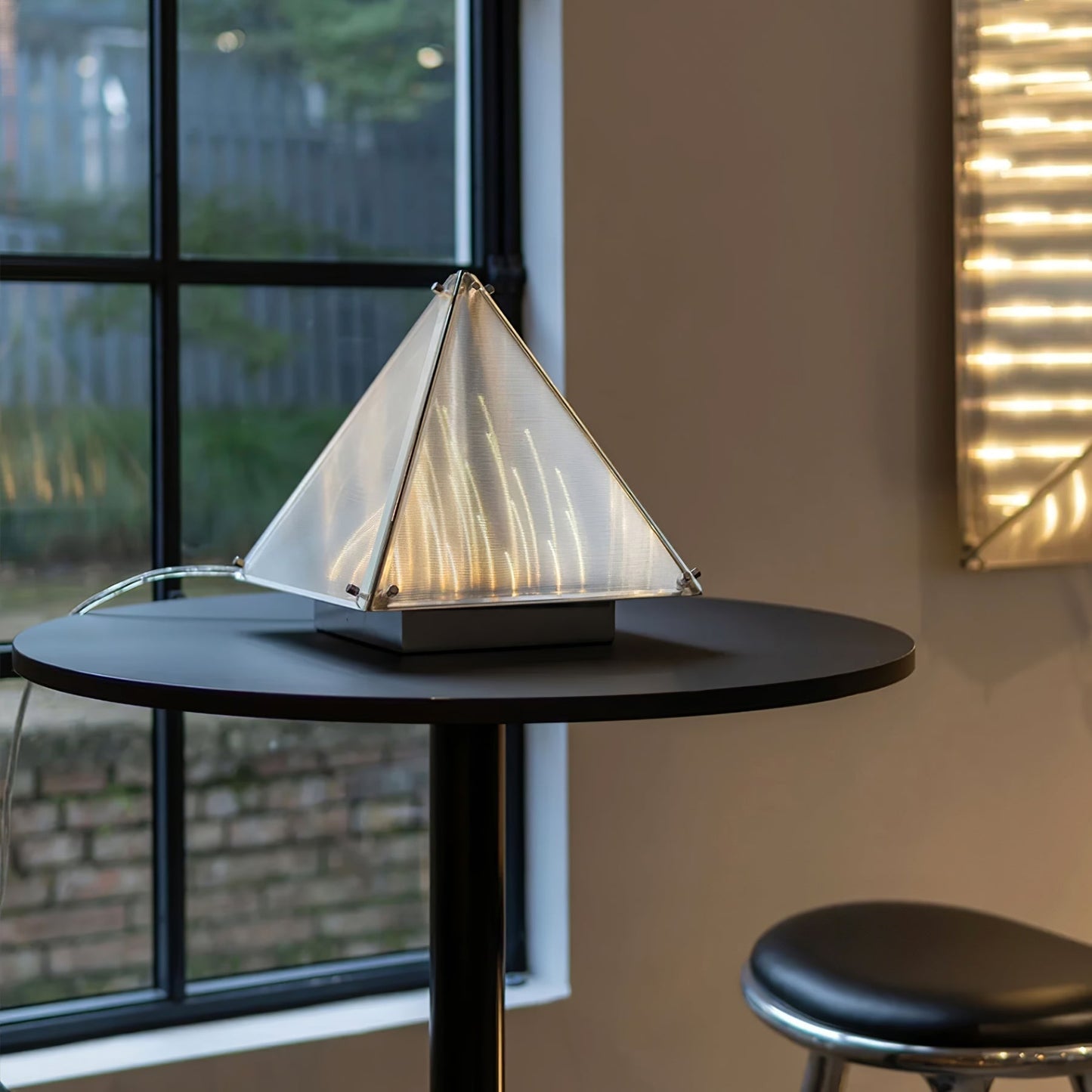 ShineBurst - Elegant Lamp