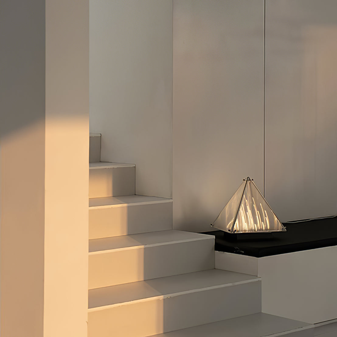 ShineBurst - Elegant Lamp