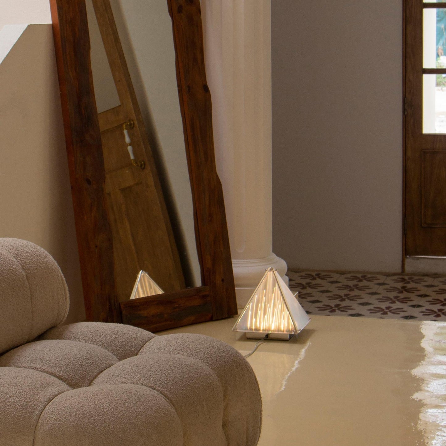 ShineBurst - Elegant Lamp