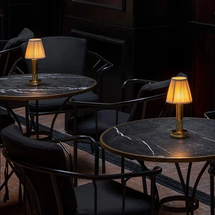 GleamGlow – Modern Brass Table Lamp