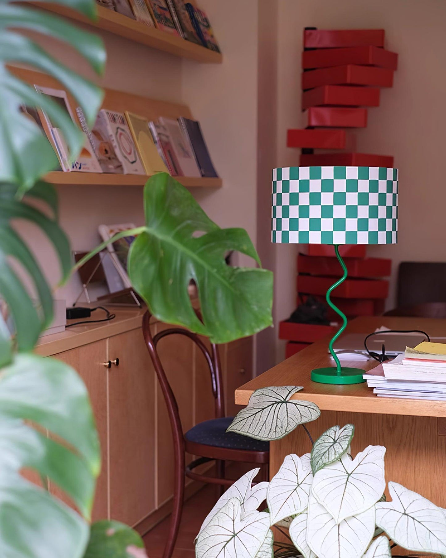 ChessGleam - Elegant Lighting Piece