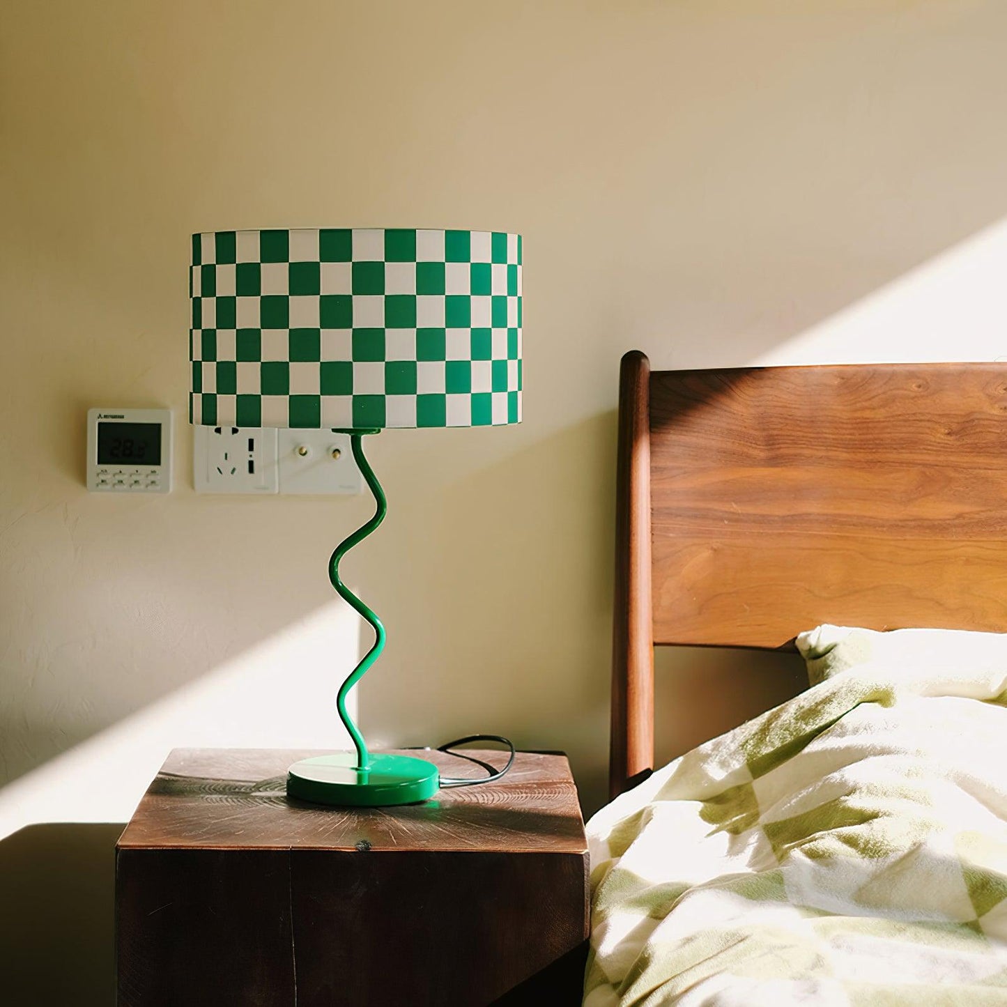 ChessGleam - Elegant Lighting Piece