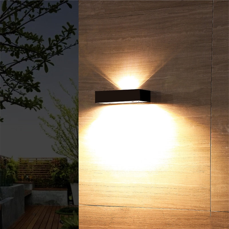 EcoShine – Moderne Solar Up-Down Außenlampe