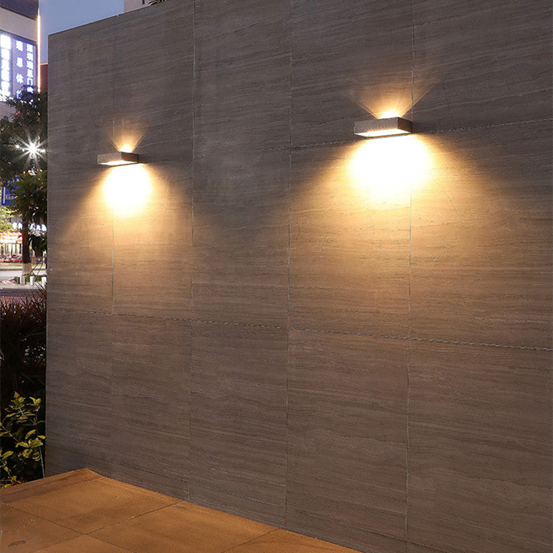 EcoShine – Moderne Solar Up-Down Außenlampe