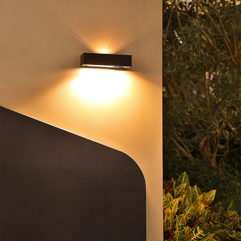 EcoShine – Moderne Solar Up-Down Außenlampe