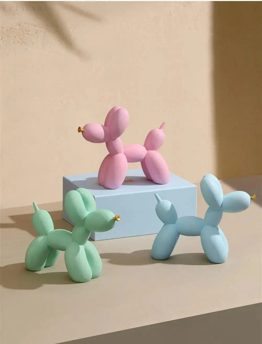 PuffGlow - Golden Snout Balloon Sculpture