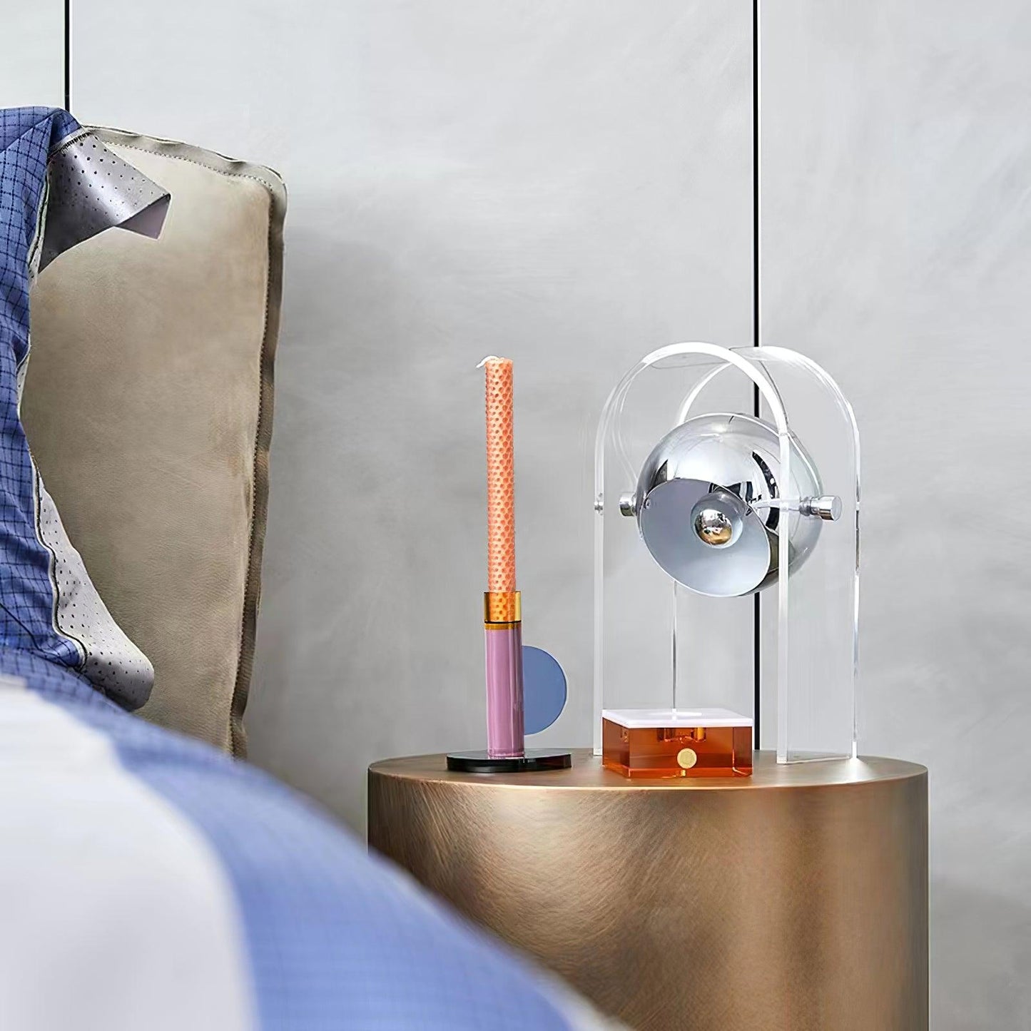 LuxeTouch - Sophisticated Table Lamp with Touch Activation