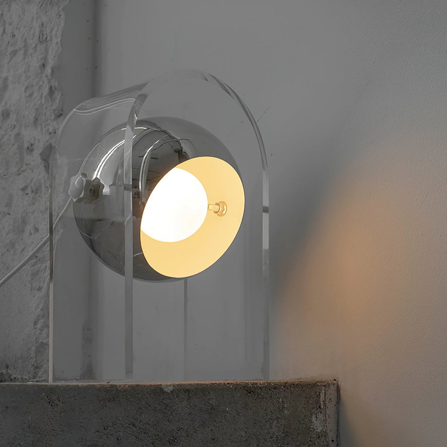 LuxeTouch - Sophisticated Table Lamp with Touch Activation