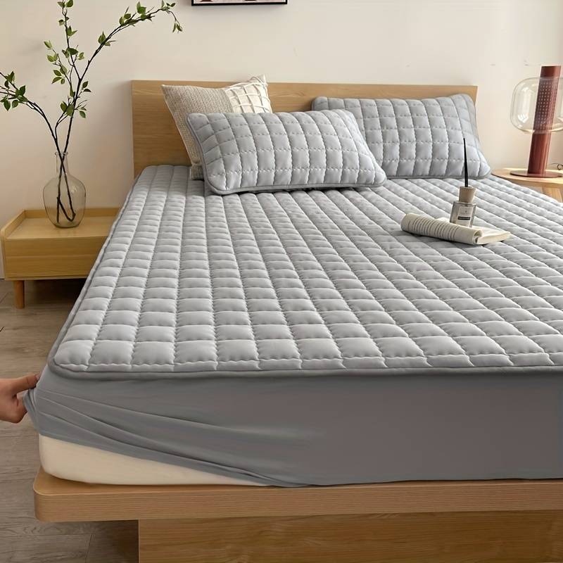King Size Waterproof Mattress Protector, Soft and Breathable Mattress Cover for Ultimate Comfort 1