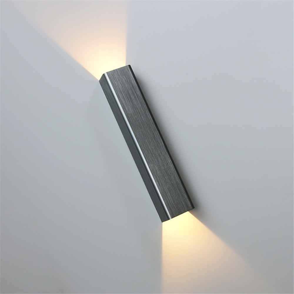 BeamLuxe – Elegante Außenlampe für zeitgenössische Räume