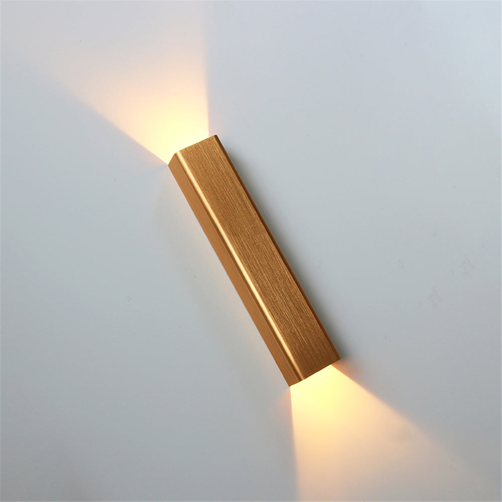 BeamLuxe – Elegante Außenlampe für zeitgenössische Räume