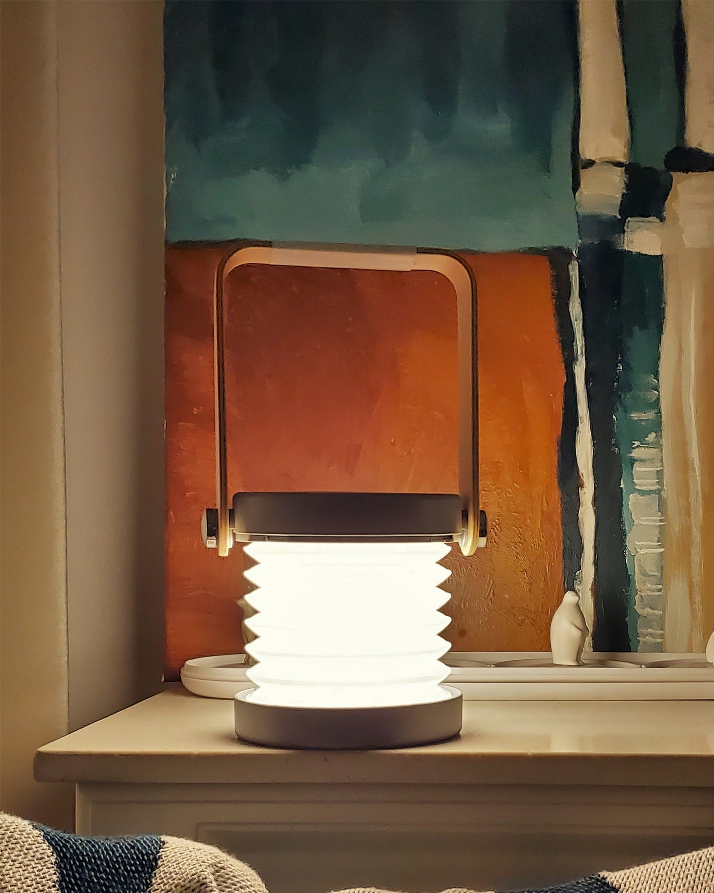GlowLantern - Elegant Portable Table Lamp with Cozy Illumination