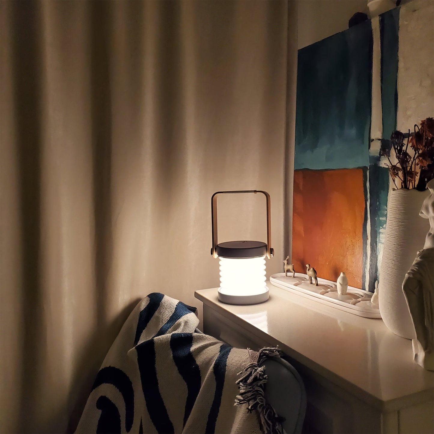 GlowLantern - Elegant Portable Table Lamp with Cozy Illumination
