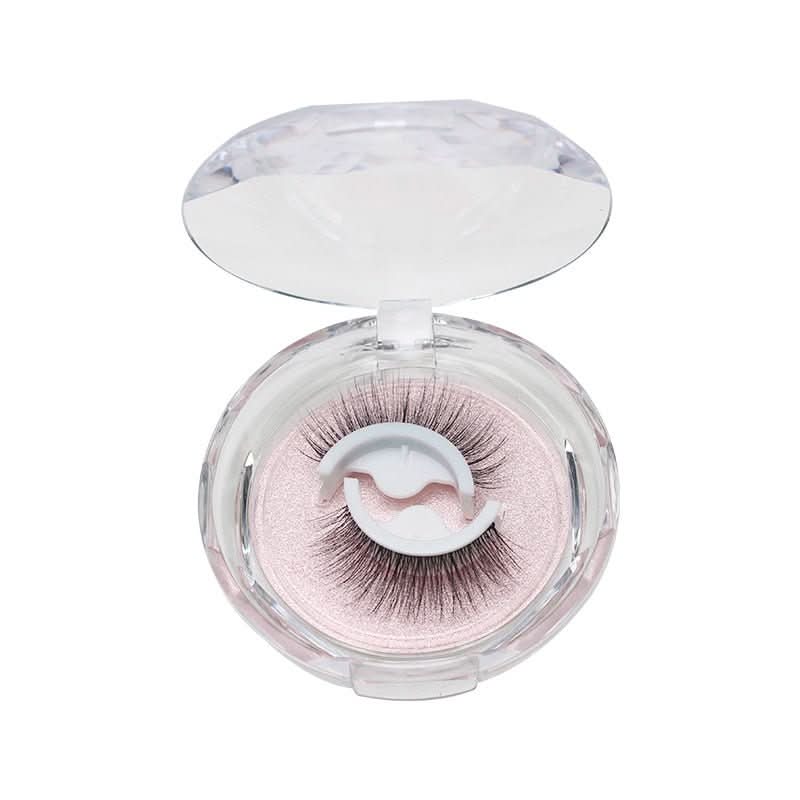 LashPerfect – Reusable self-adhesive lashes for dramatic moments 12