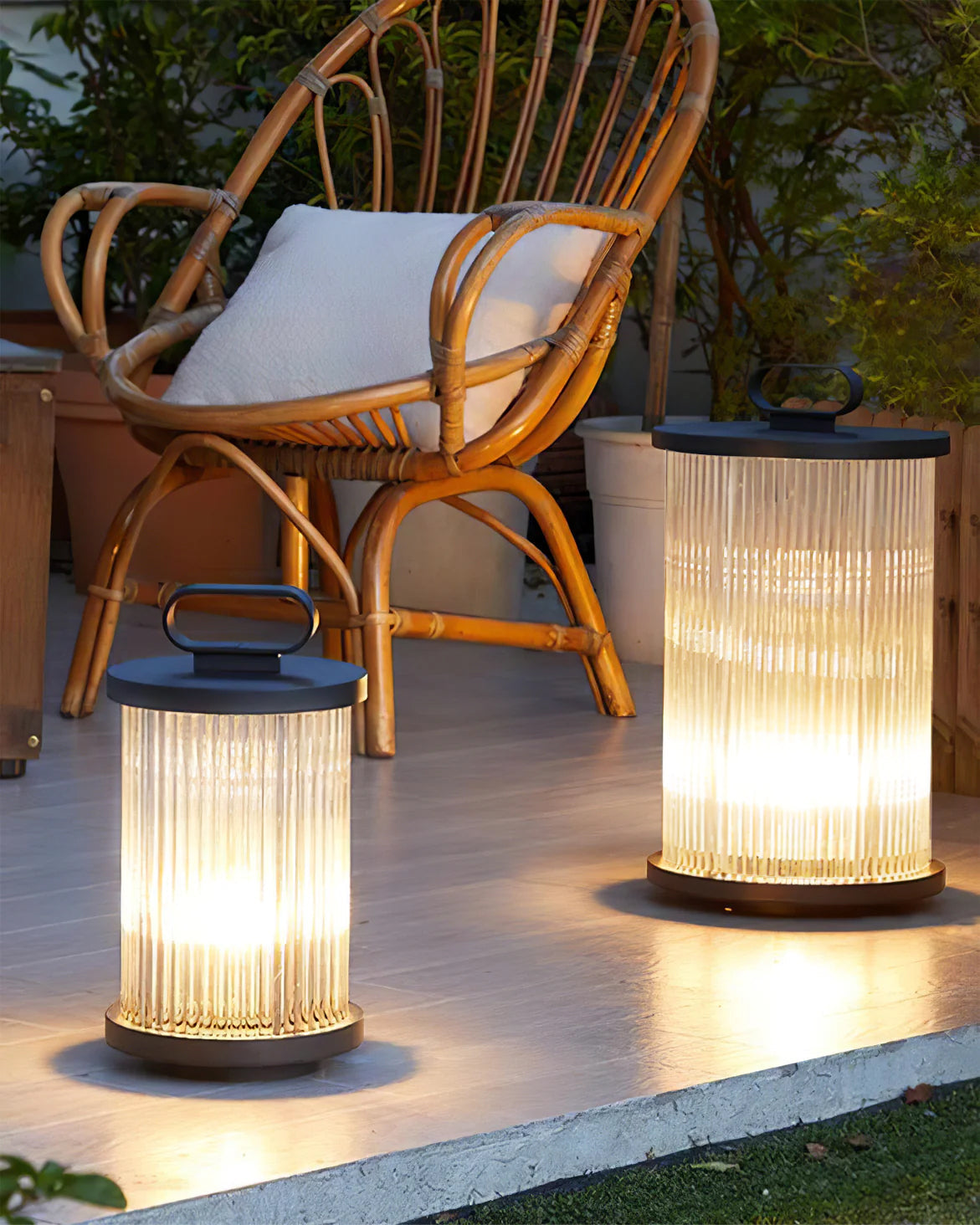 GlowSphere – Elegant Glass and Stainless Steel Garden Lamp
