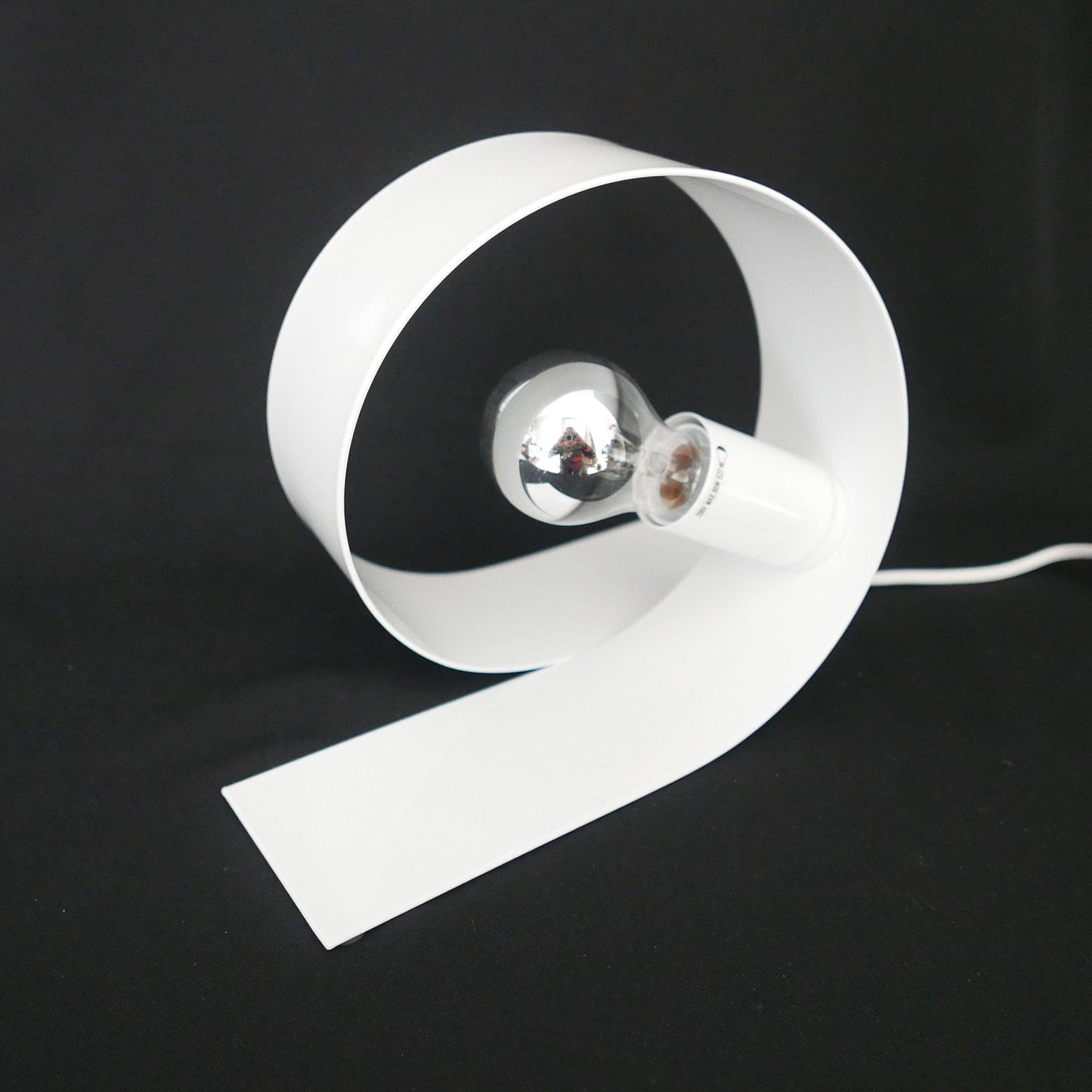 FormAura - Table Lamp