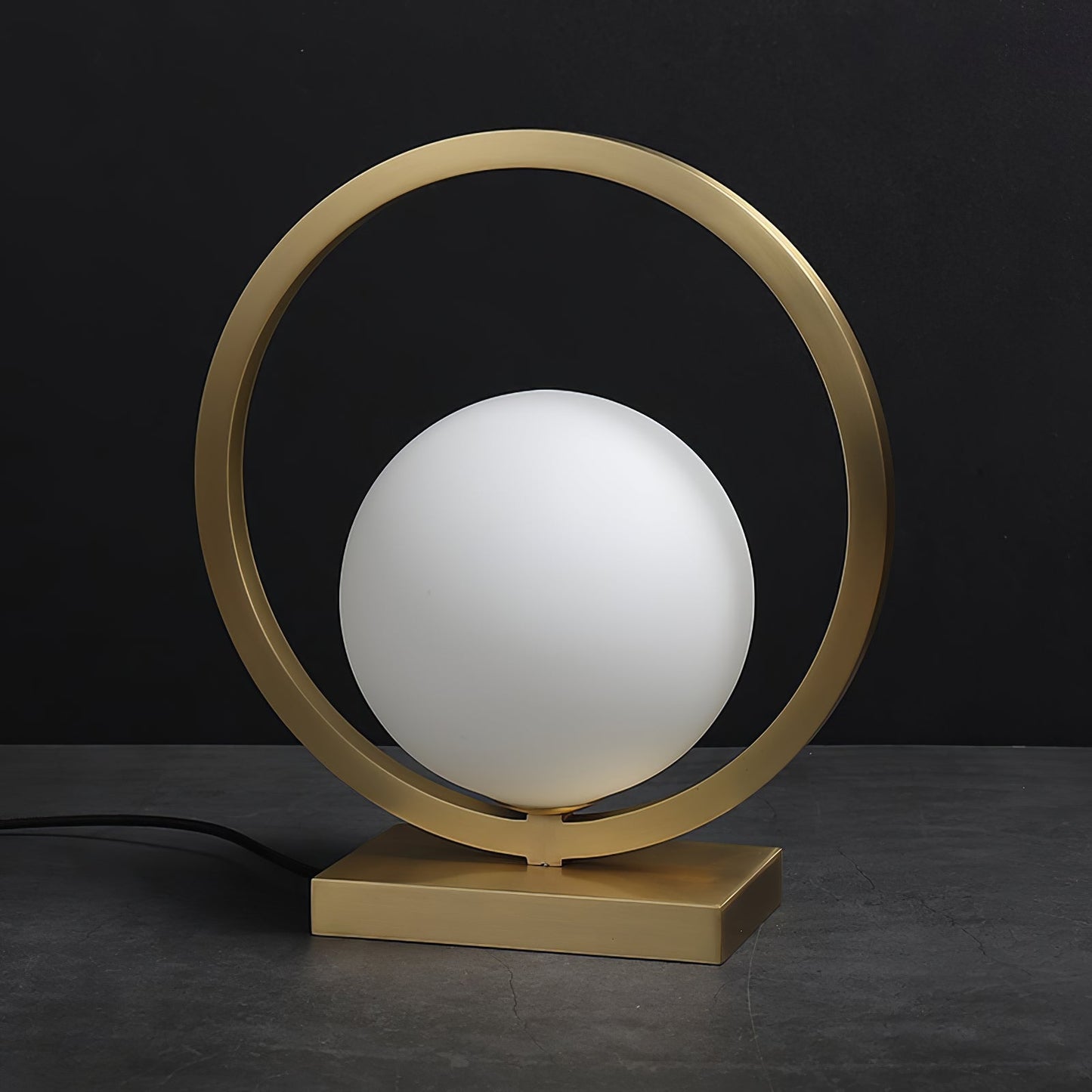 LuxeBrass - Table Lamp with Brass Touch and Atmospheric Lighting
