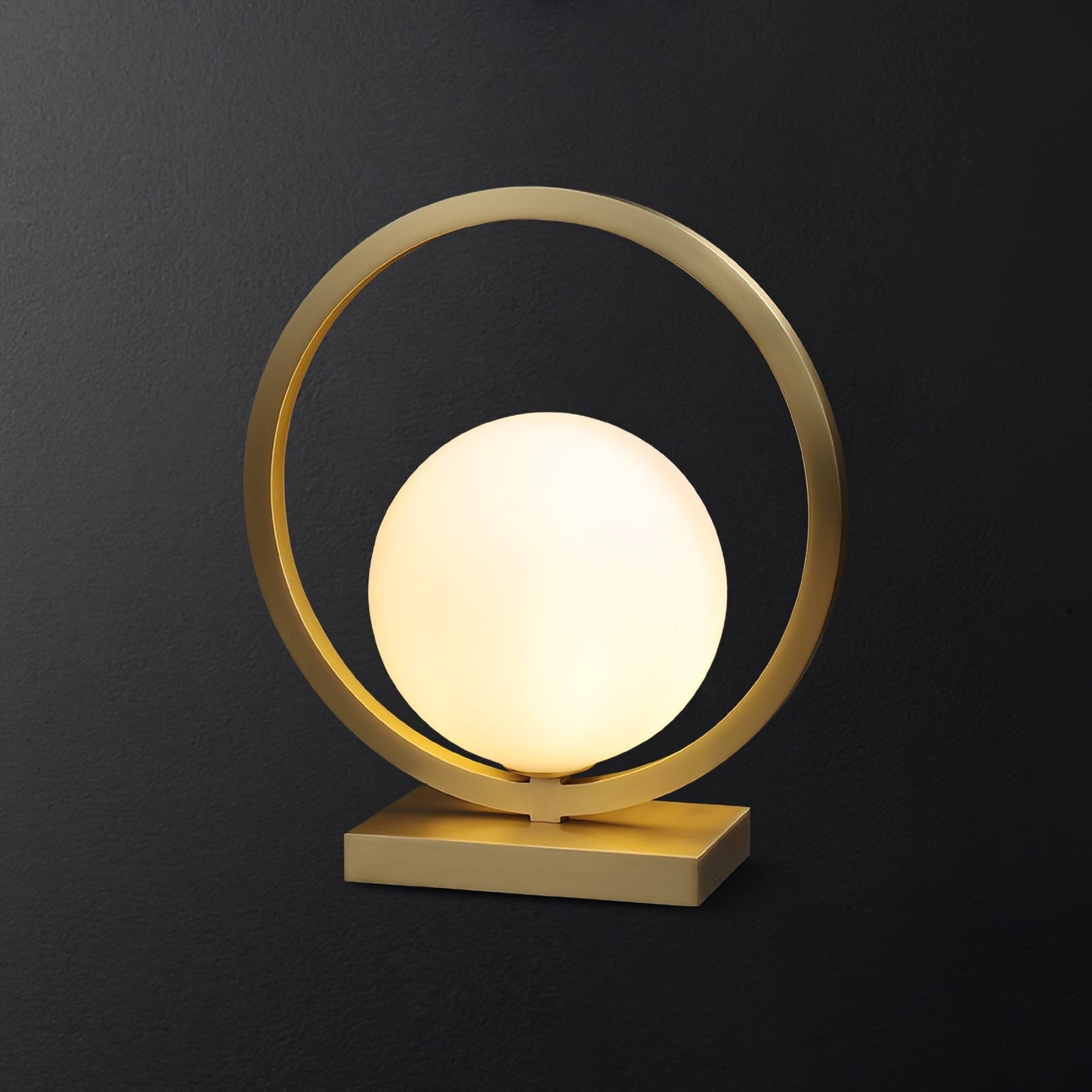 LuxeBrass - Table Lamp with Brass Touch and Atmospheric Lighting