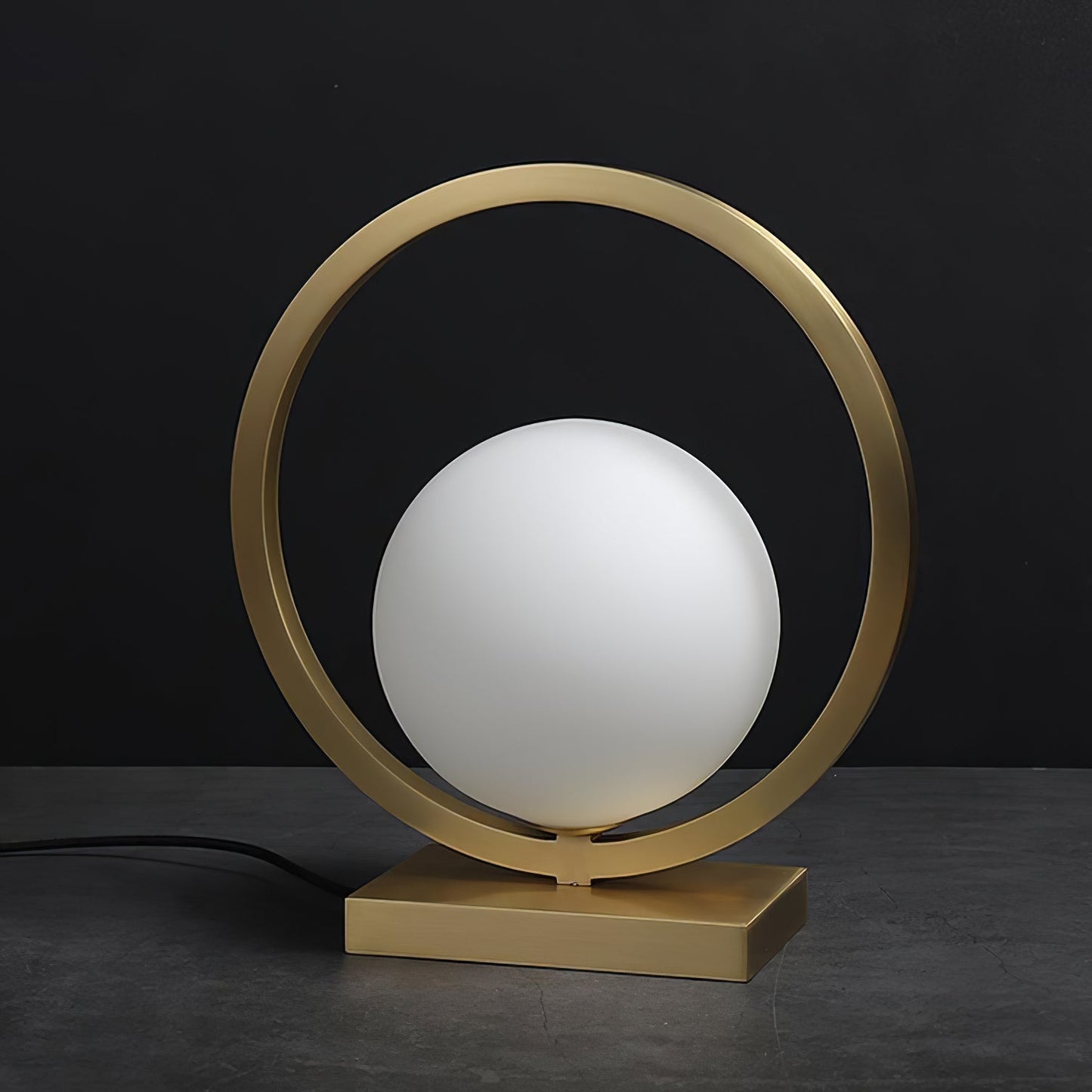 LuxeBrass - Table Lamp with Brass Touch and Atmospheric Lighting