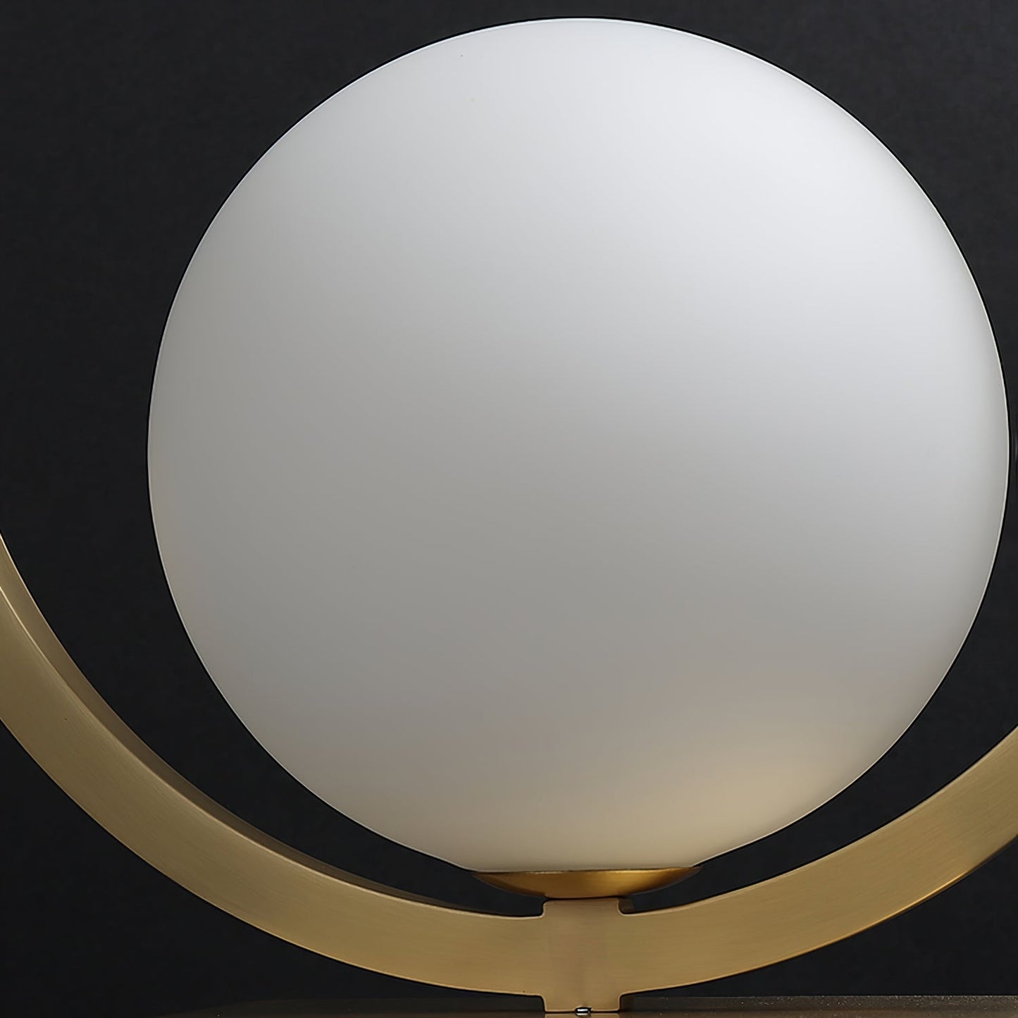 LuxeBrass - Table Lamp with Brass Touch and Atmospheric Lighting