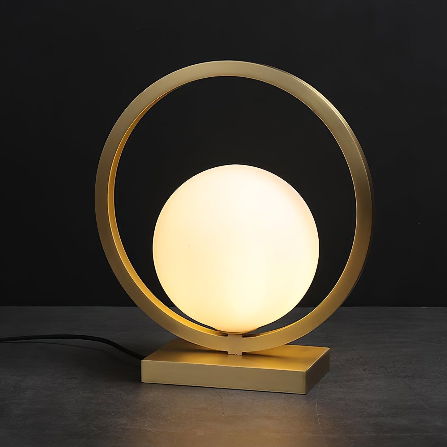 LuxeBrass - Table Lamp with Brass Touch and Atmospheric Lighting