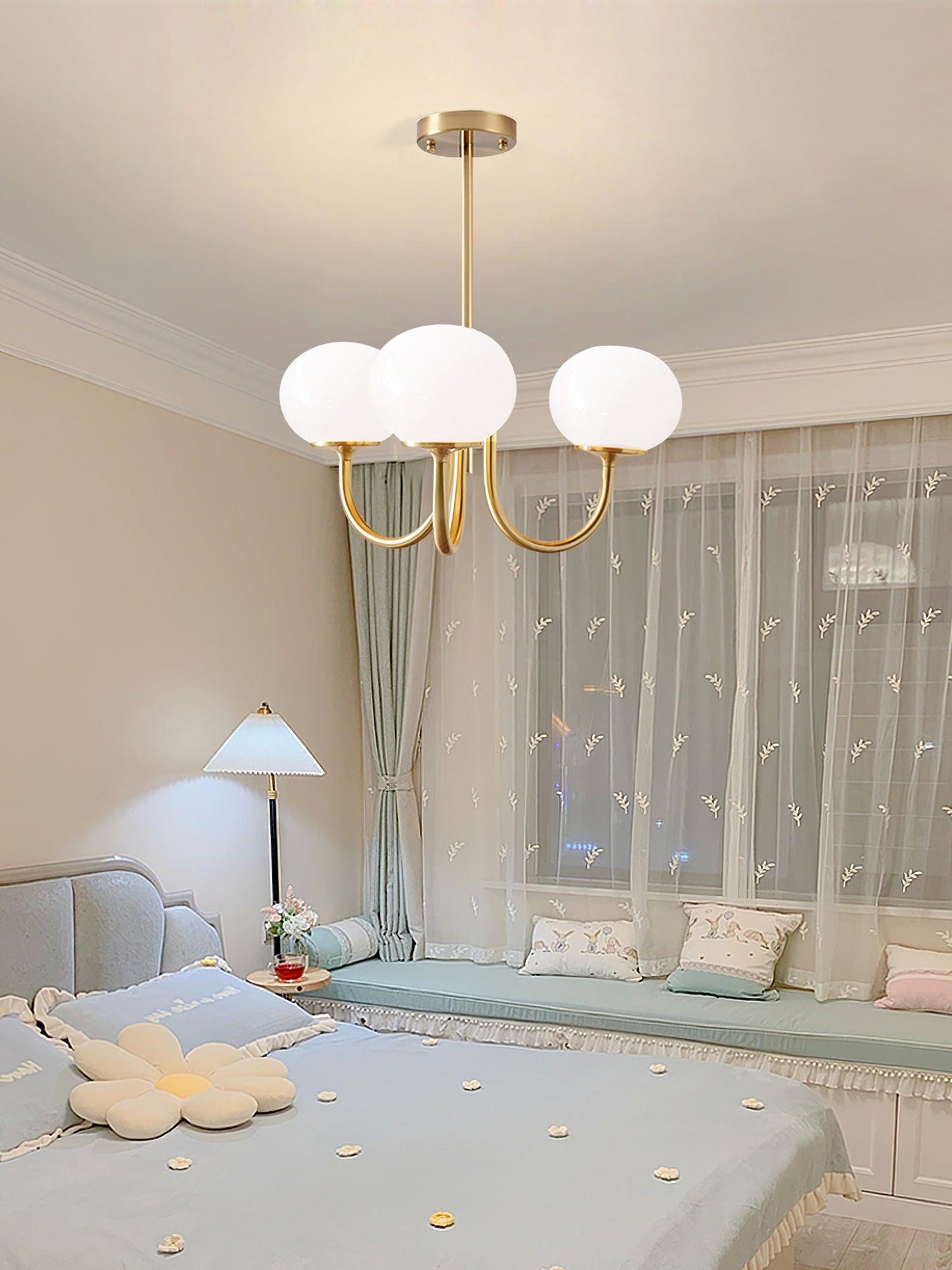 CloudBloom - Chic Marshmallow Light Fixture