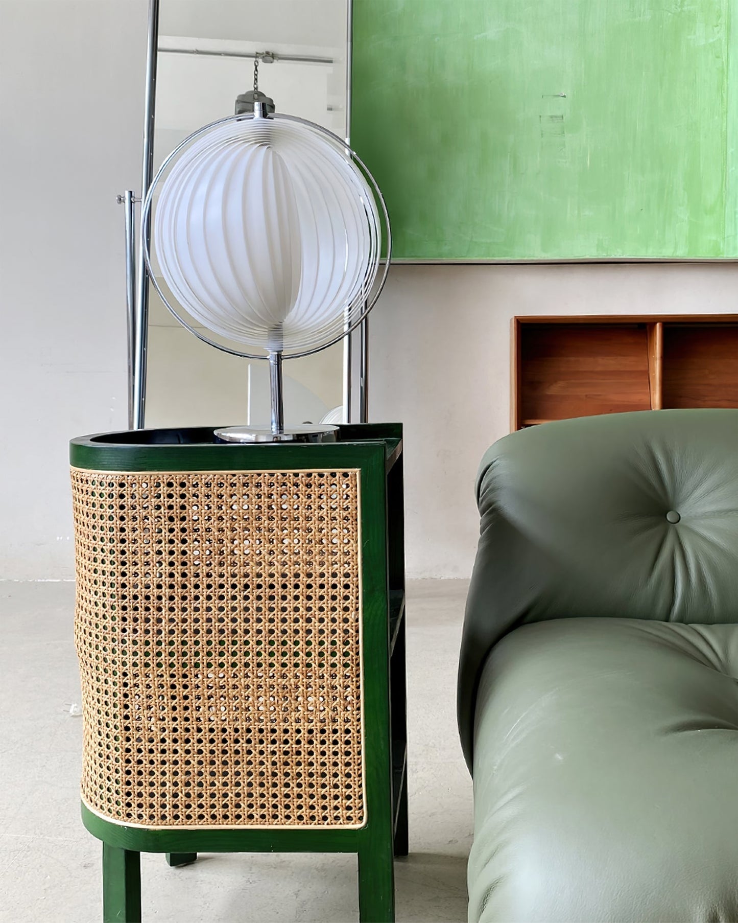 SpinAura – Elegant Chrome Desk Lamp