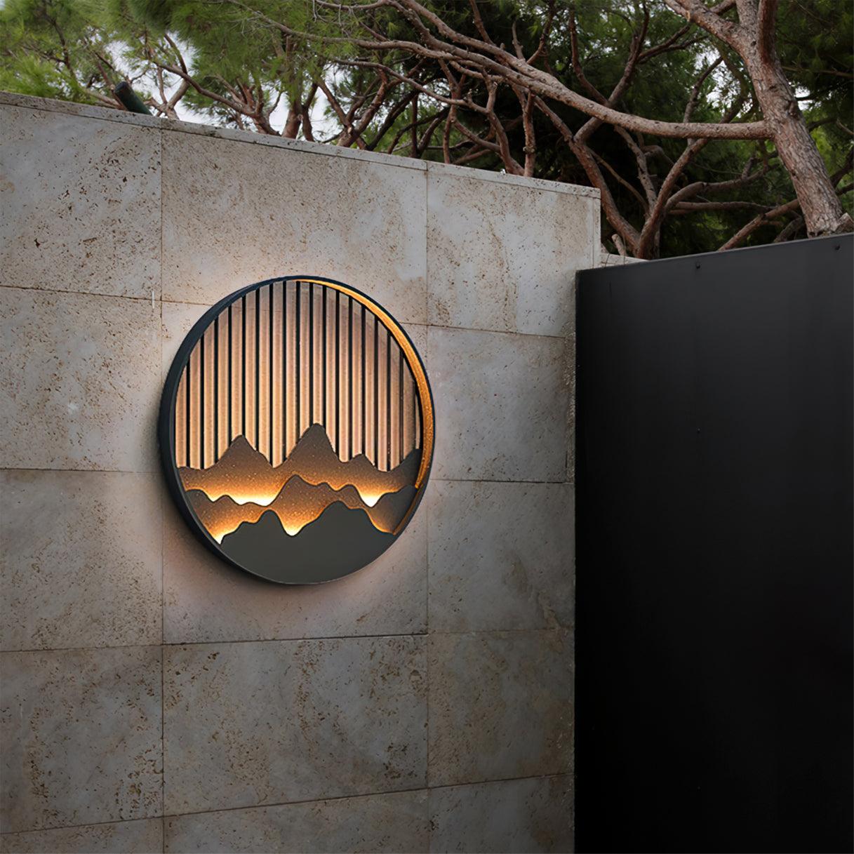 SummitGlow – Lámpara de Pared Exterior Elegante