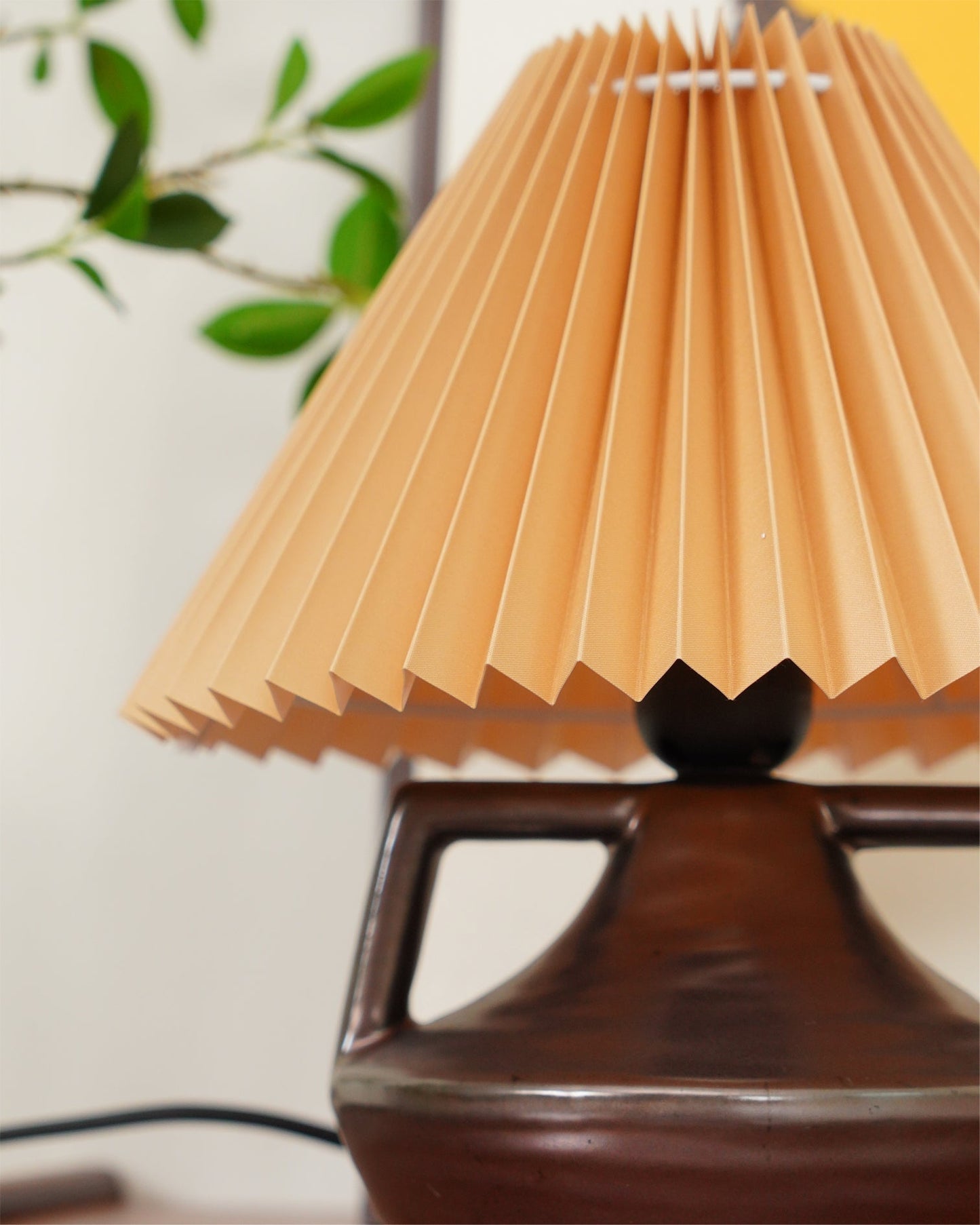GentleNavia - Table Lamp with Elegant Pleated Shade and Soft Glow