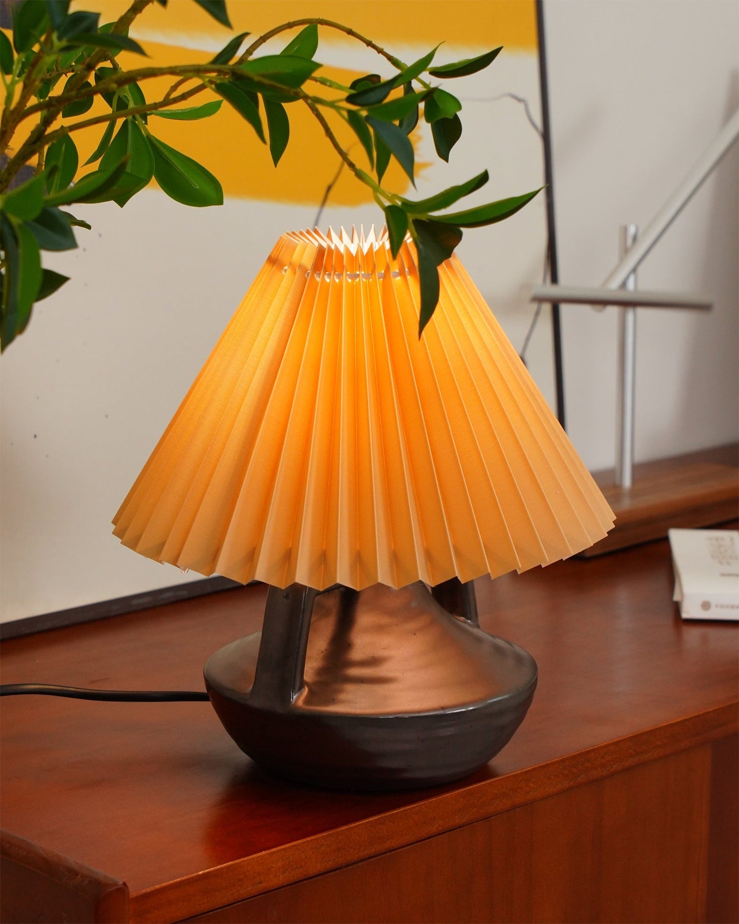 GentleNavia - Table Lamp with Elegant Pleated Shade and Soft Glow
