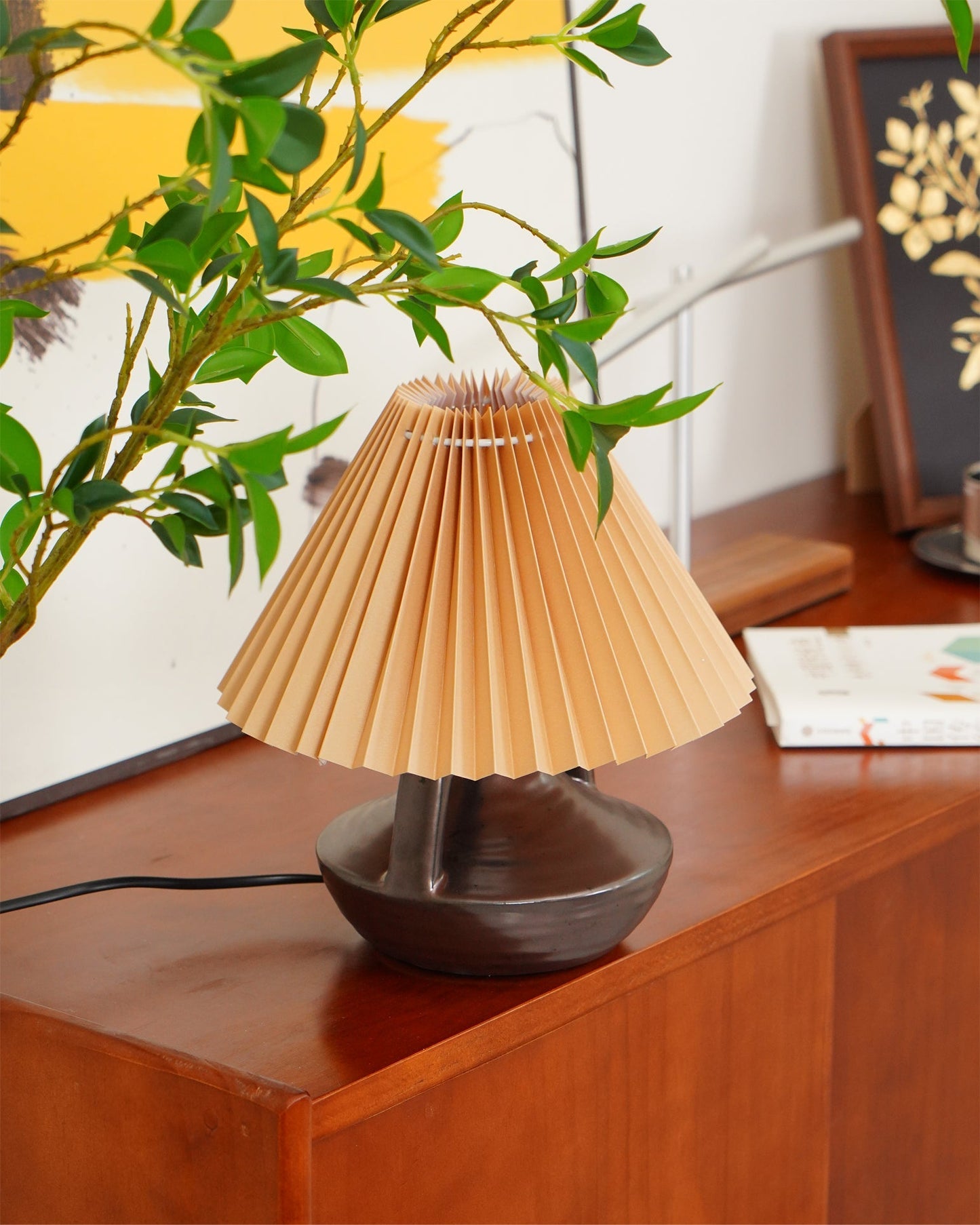 GentleNavia - Table Lamp with Elegant Pleated Shade and Soft Glow