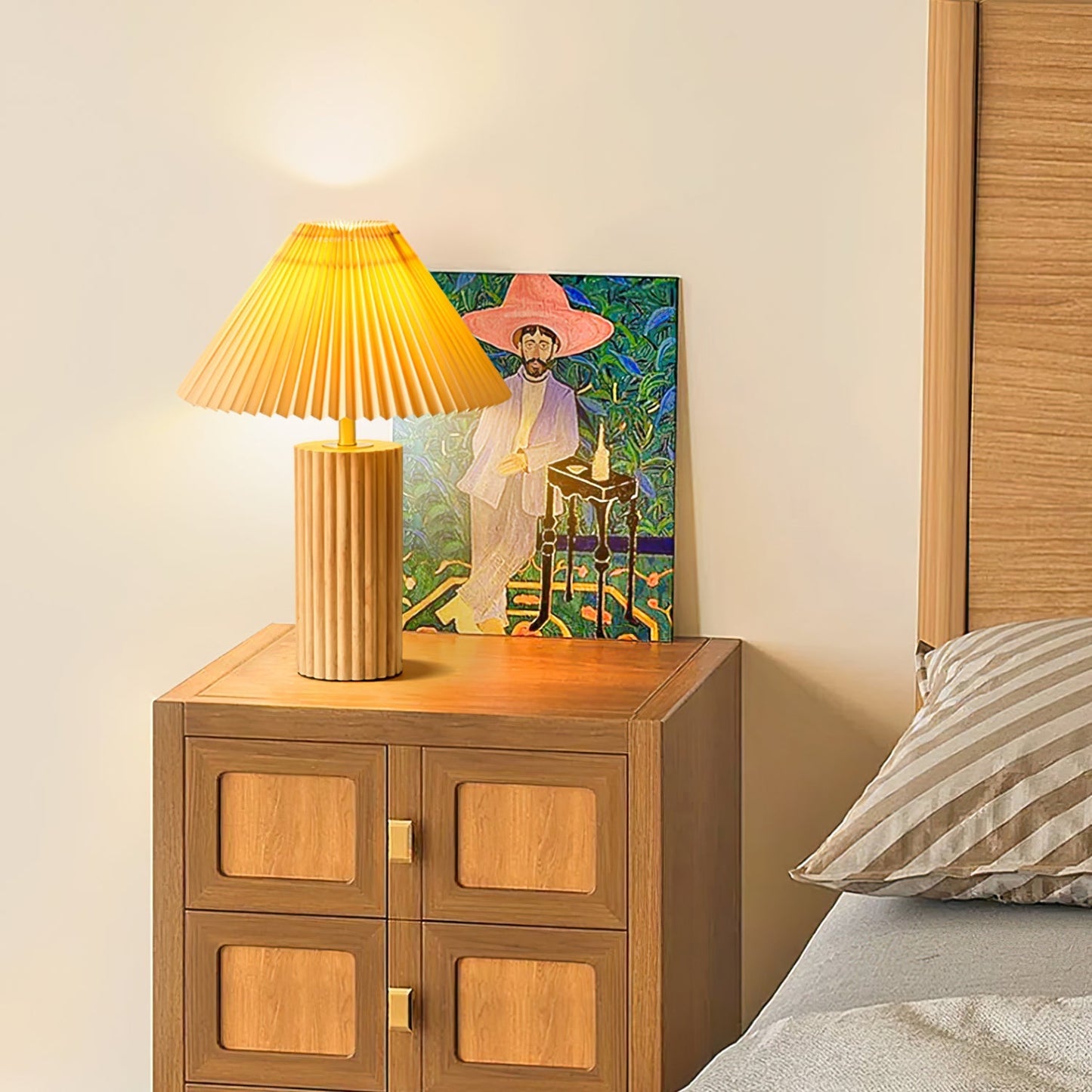 LumaNora - Elegant Table Lamp