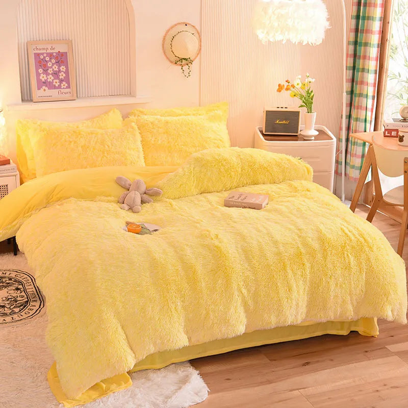 LuxeCocoon - Premium Velvet Duvet and Pillow Set
