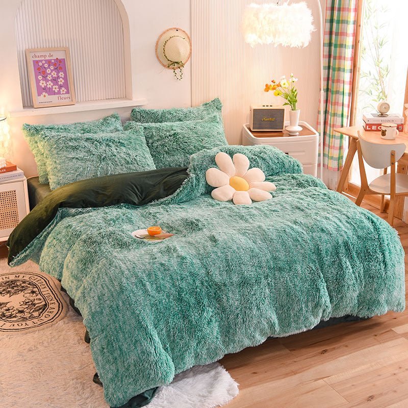 LuxeCocoon - Premium Velvet Duvet and Pillow Set