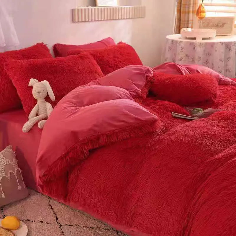 LuxeCocoon - Premium Velvet Duvet and Pillow Set